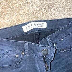 Size 6 women’s black jeans. Denim co.